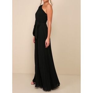 NWT Lulus Divine Charm Black Pleated One-Shoulder Maxi Large